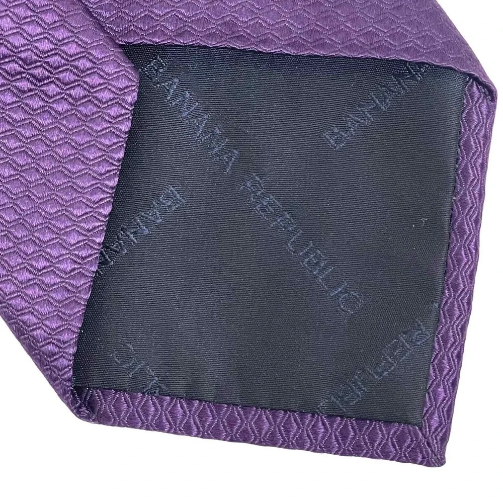 Banana‎ Republic Italy Necktie Purple Narrow Geometric Diamond